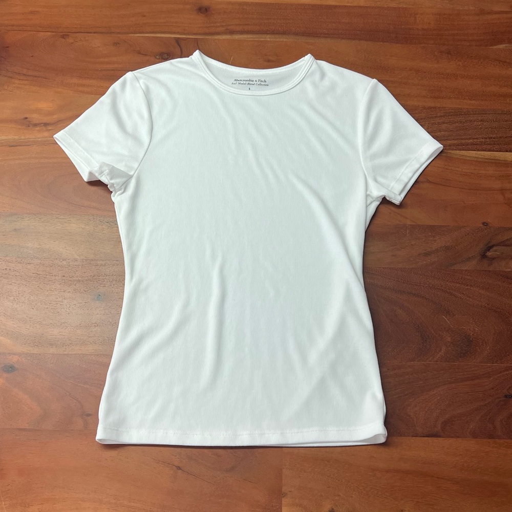 Abercrombie & Fitch Tee